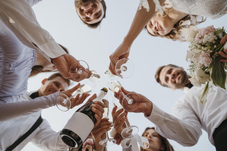 Cheers Gäste Hochzeit